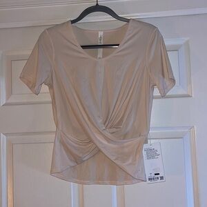 Lululemon t shirt